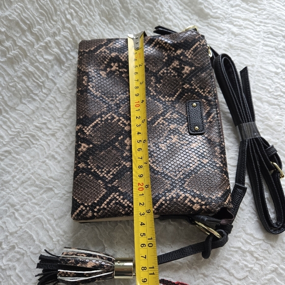 Crossbody or Shoulder Purse Bag Snake Print‎ Chic multiple pockets NWOT - Picture 9 of 13